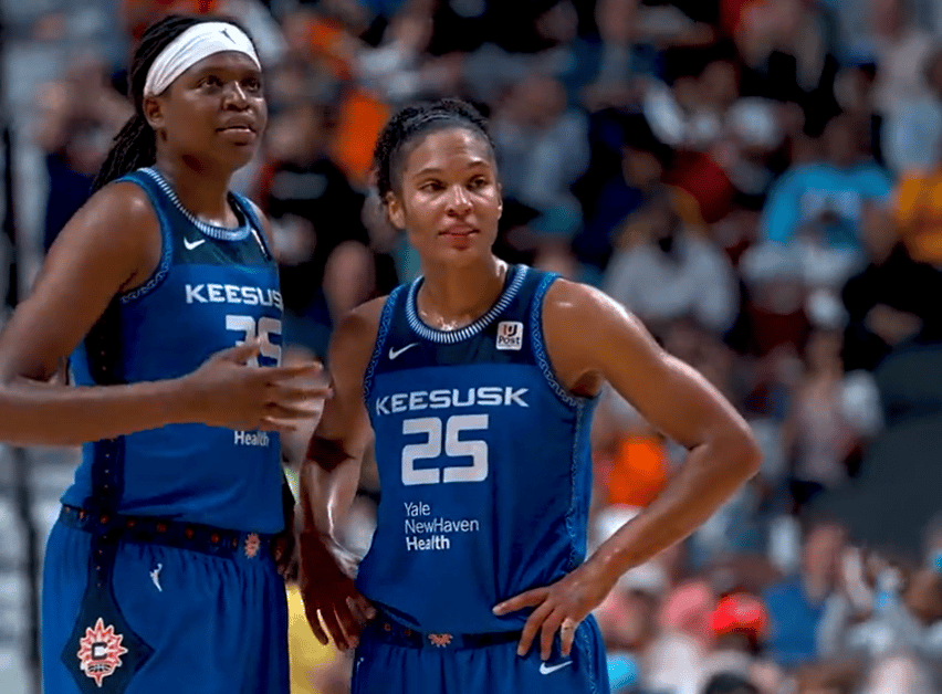 Alyssa Thomas Jonquel Jones WNBA COnnecticut Sun Finales WNBA